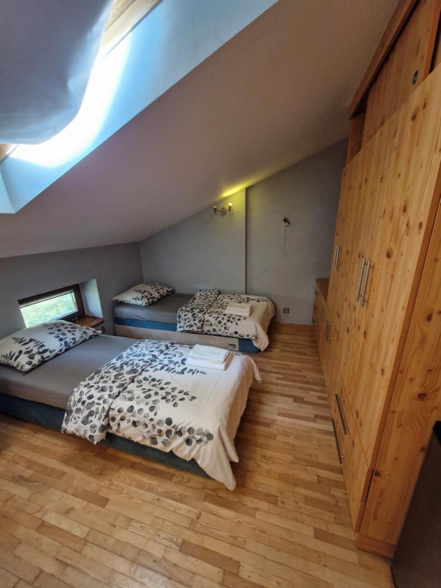 Meier House Wawer Hotel Warsawa Bagian luar foto